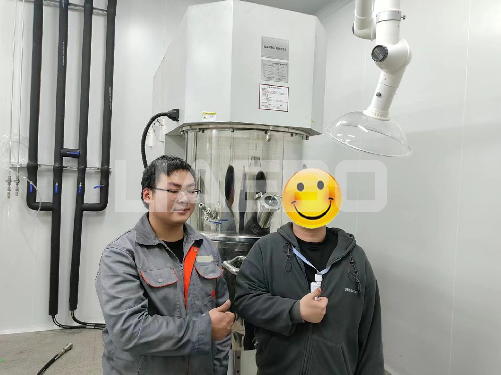 廣州某材料公司50L、100L、200L雙行星攪拌機(jī)調(diào)試成功