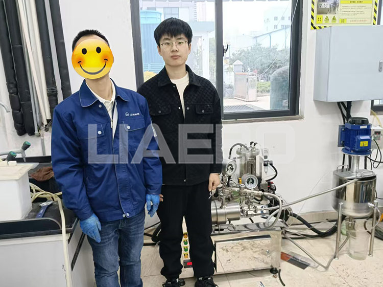 江西某技術研究院有限公司，1L實驗室砂磨機調(diào)試成功